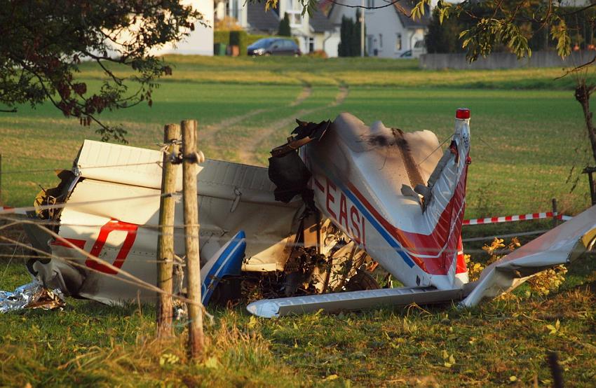 Kleinflugzeug abgestuerzt Sankt Augustin Meindorf P267.JPG